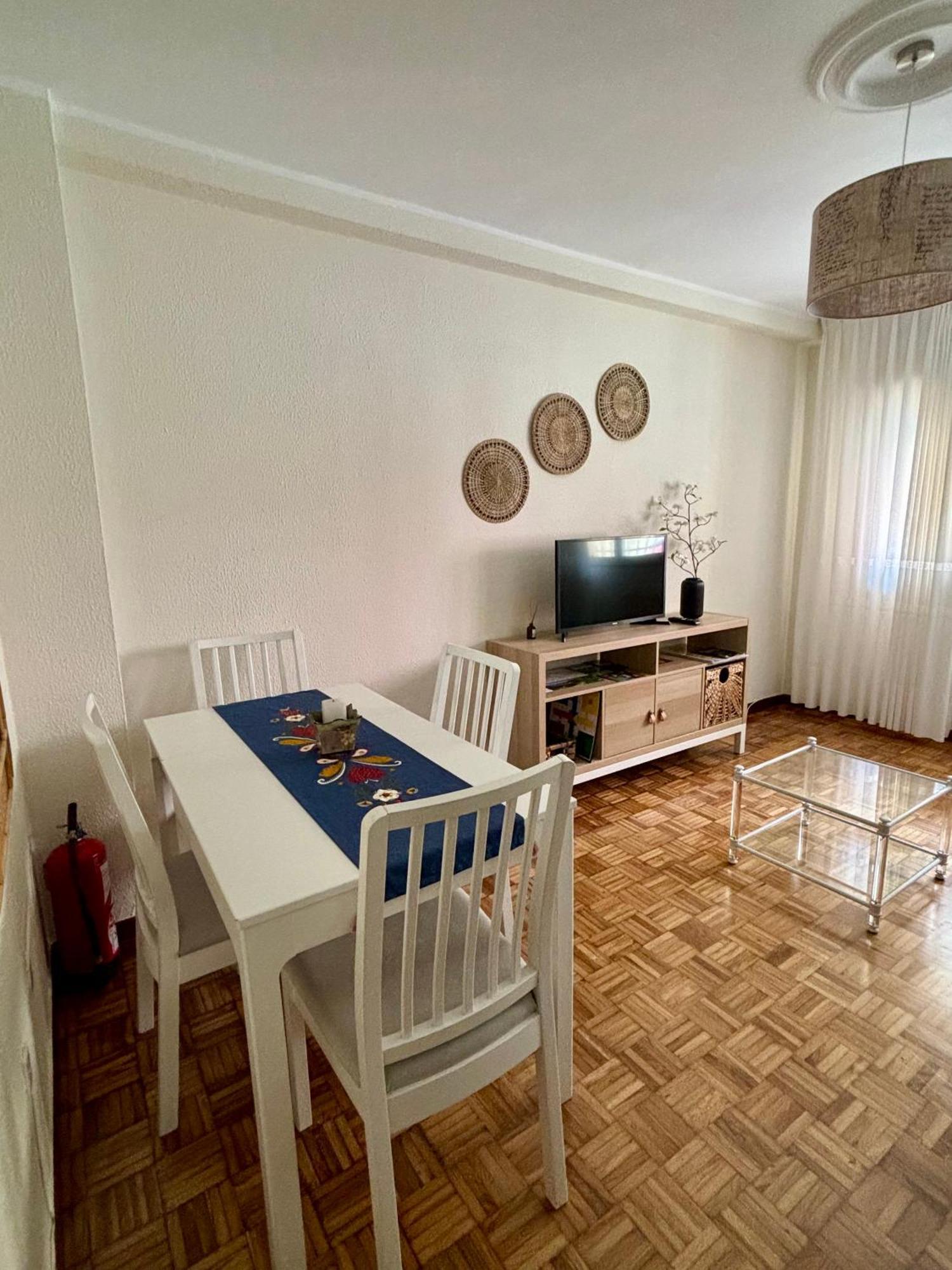 Piso En El Precioso Pueblo De Colungaアパートメント エクステリア 写真